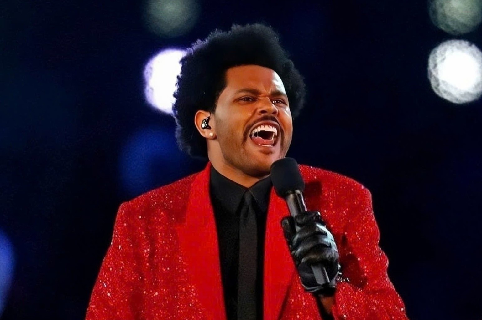 Biet thu chua du thuyen 60 m cua The Weeknd hinh anh