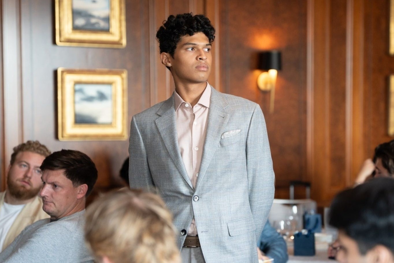 Ben trong lop day an trung ca muoi o Thung lung Silicon hinh anh