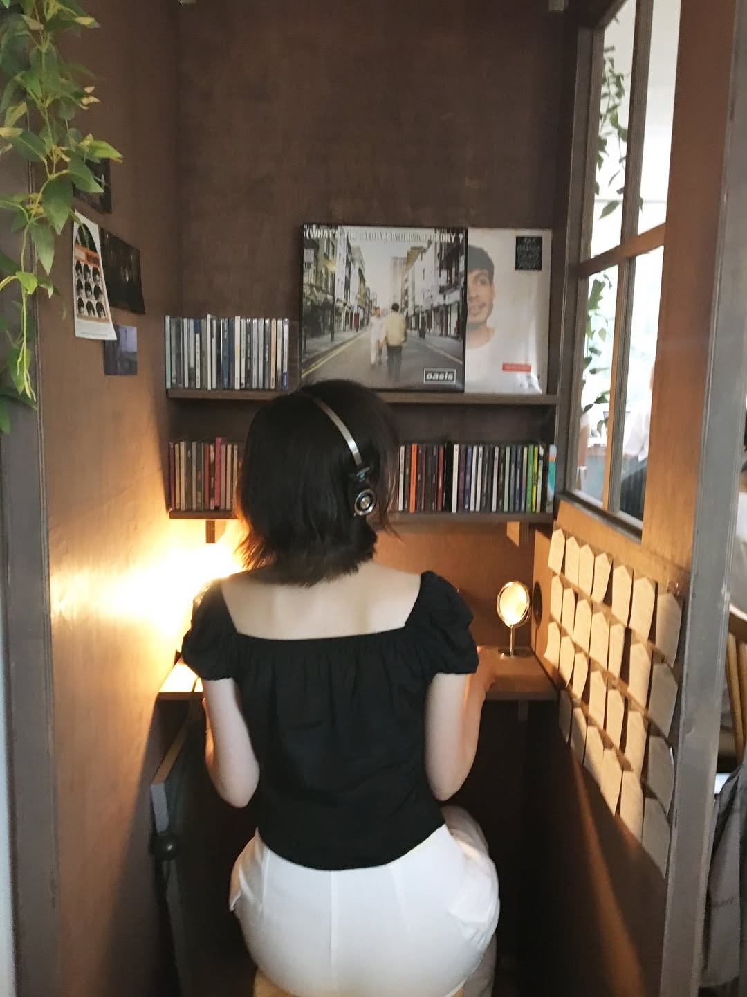 mot minh,  gioi anh 3