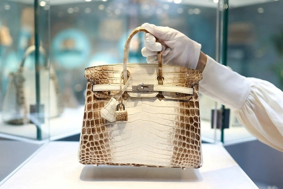 Thay gi khi danh sach 'cho mua' tui Birkin, dong ho Rolex ngan lai hinh anh