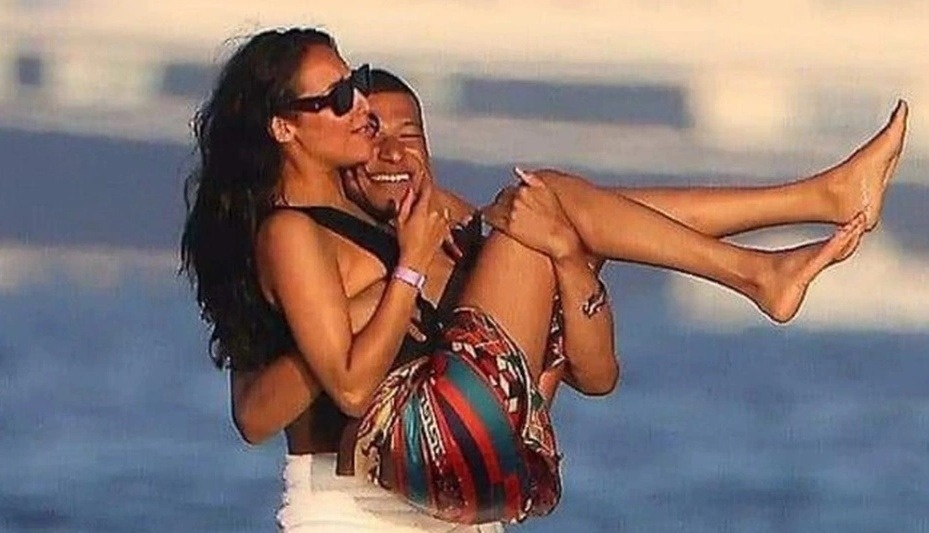 Mbappe,  Ines Rau anh 1