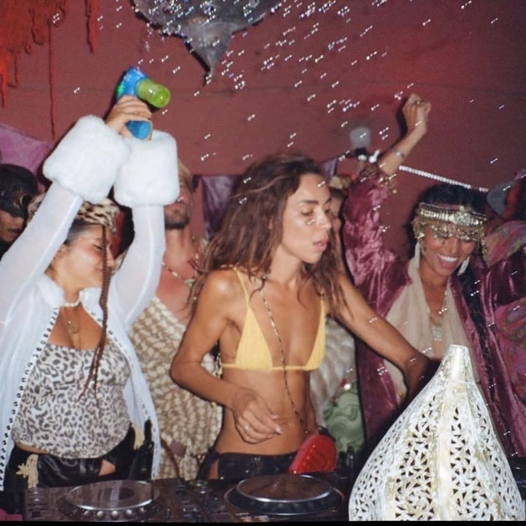 Mbappe,  Ines Rau anh 13