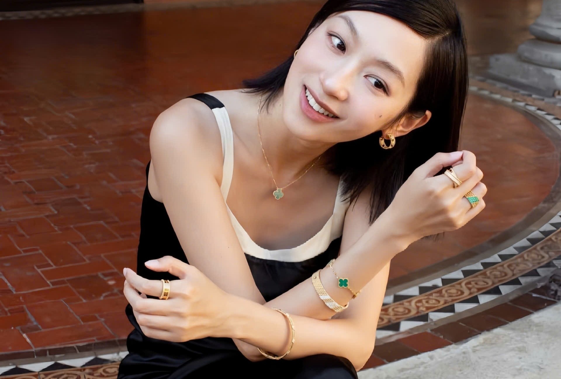 Vang len gia, trang suc cu 'chay hang' hinh anh