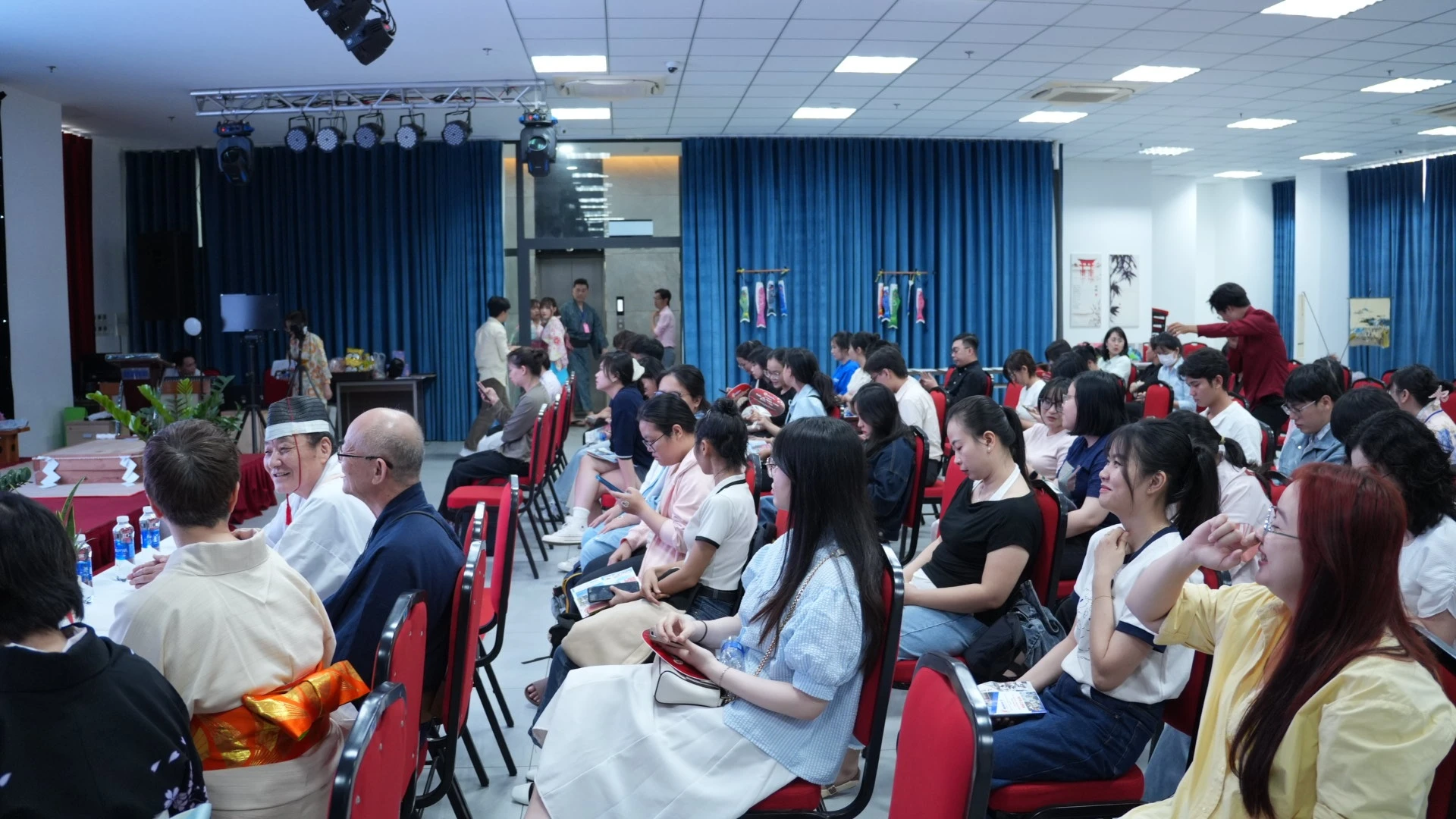 Nhat,  nguoi lao dong,  xuat canh anh 1