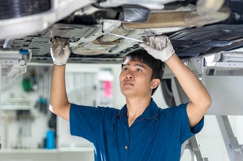 Thu nhap 42 trieu dong/thang tu nghe sua oto o Nhat Ban hinh anh