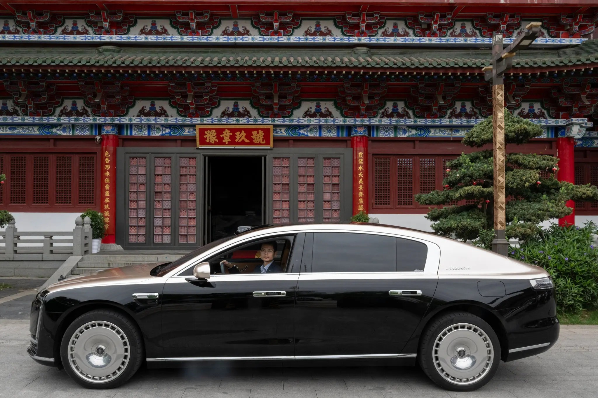 Trung Quoc,  Huawi,  BMW,  Mercedes,  noi dia anh 1