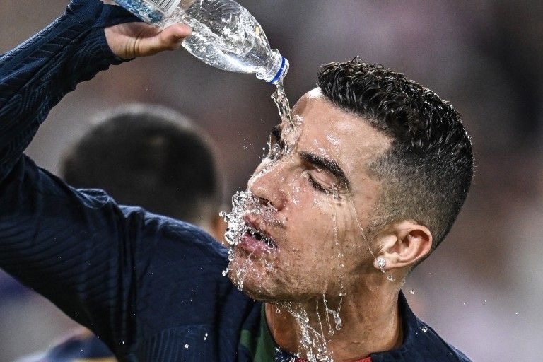So phan cua chai nuoc va ken vuvuzela o World Cup 2026 hinh anh