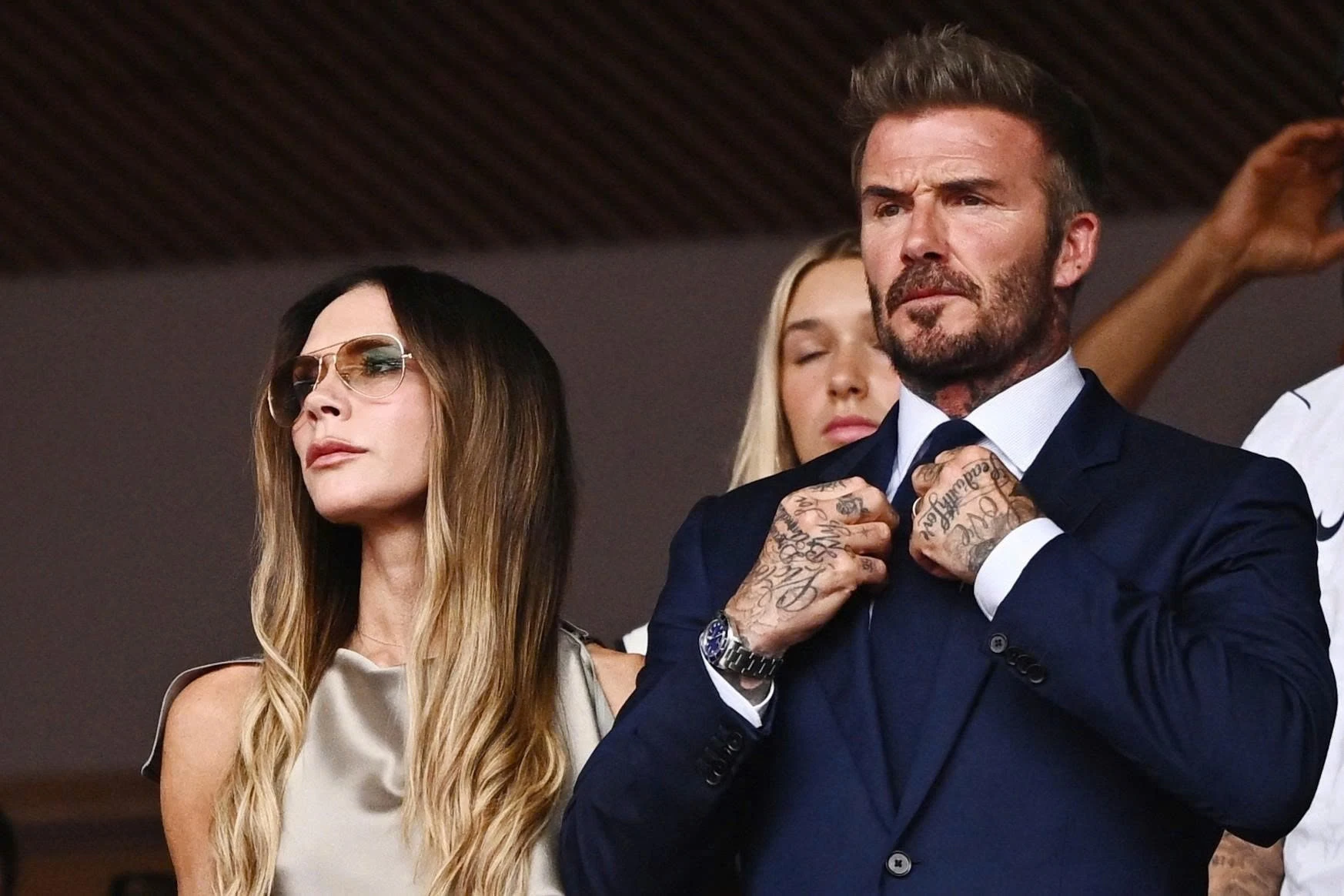 David Beckham lên tiếng bênh vợ 'vô cảm'