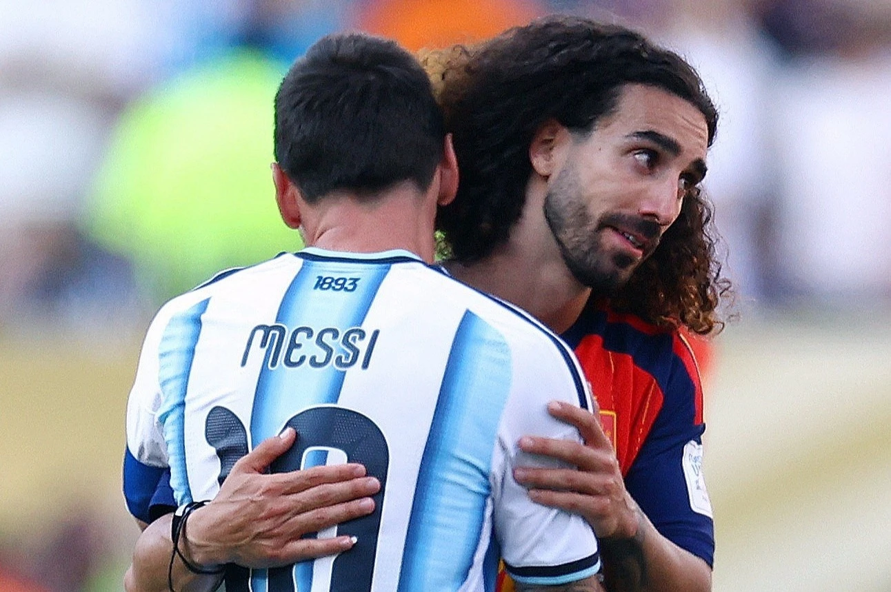 HLV Tây Ban Nha đòi Cucurella 'giữ lời hứa' sau World Cup