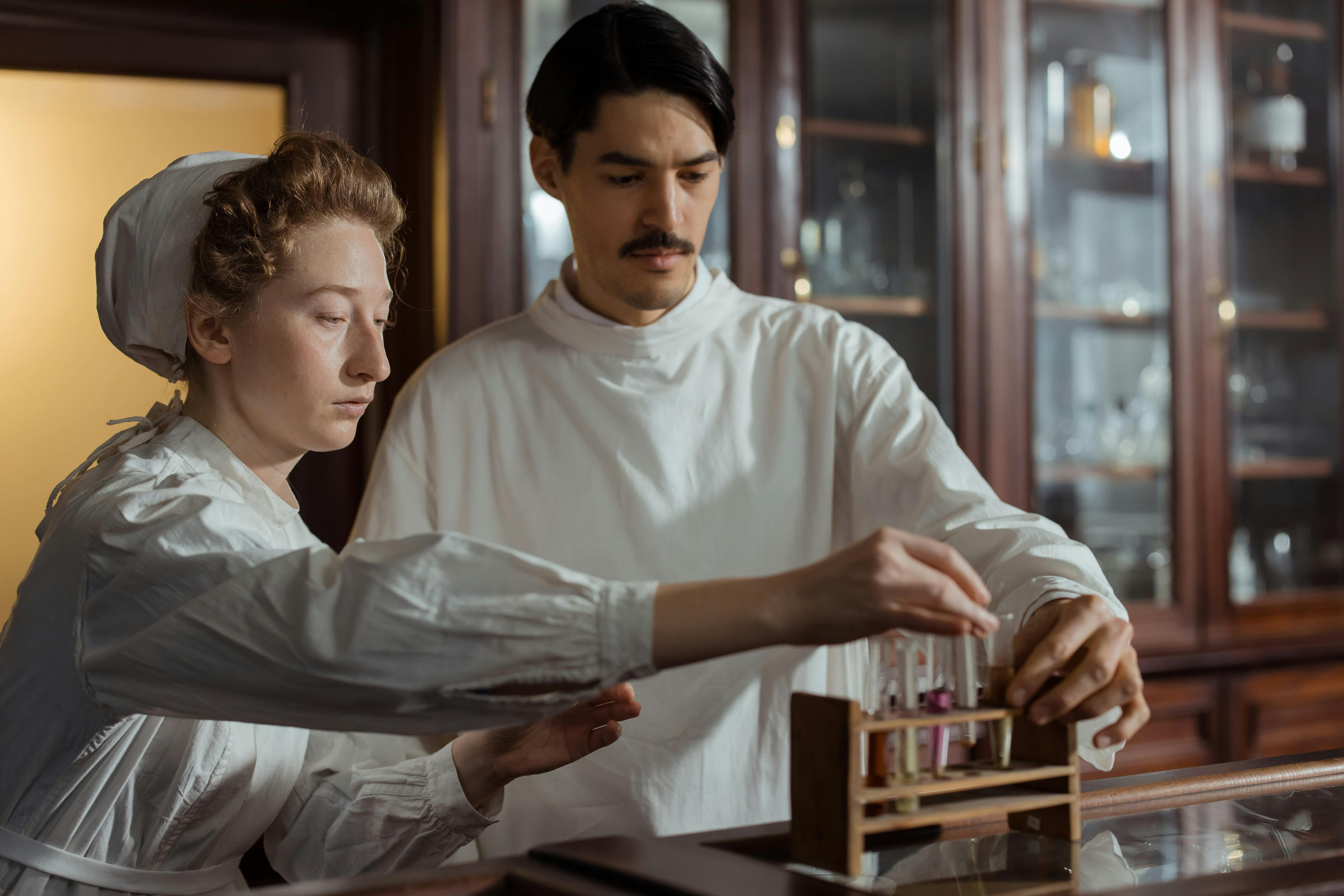 Bac si dau tien thu nghiem thuoc dieu tri tieu duong tren nguoi hinh anh