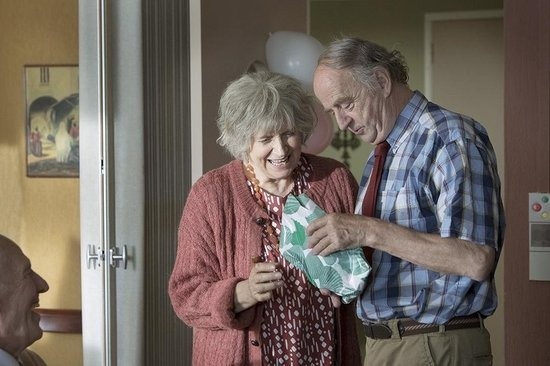 Nhat ky ve mot cuoc hen cua cu ong 83 tuoi trong vien duong lao hinh anh