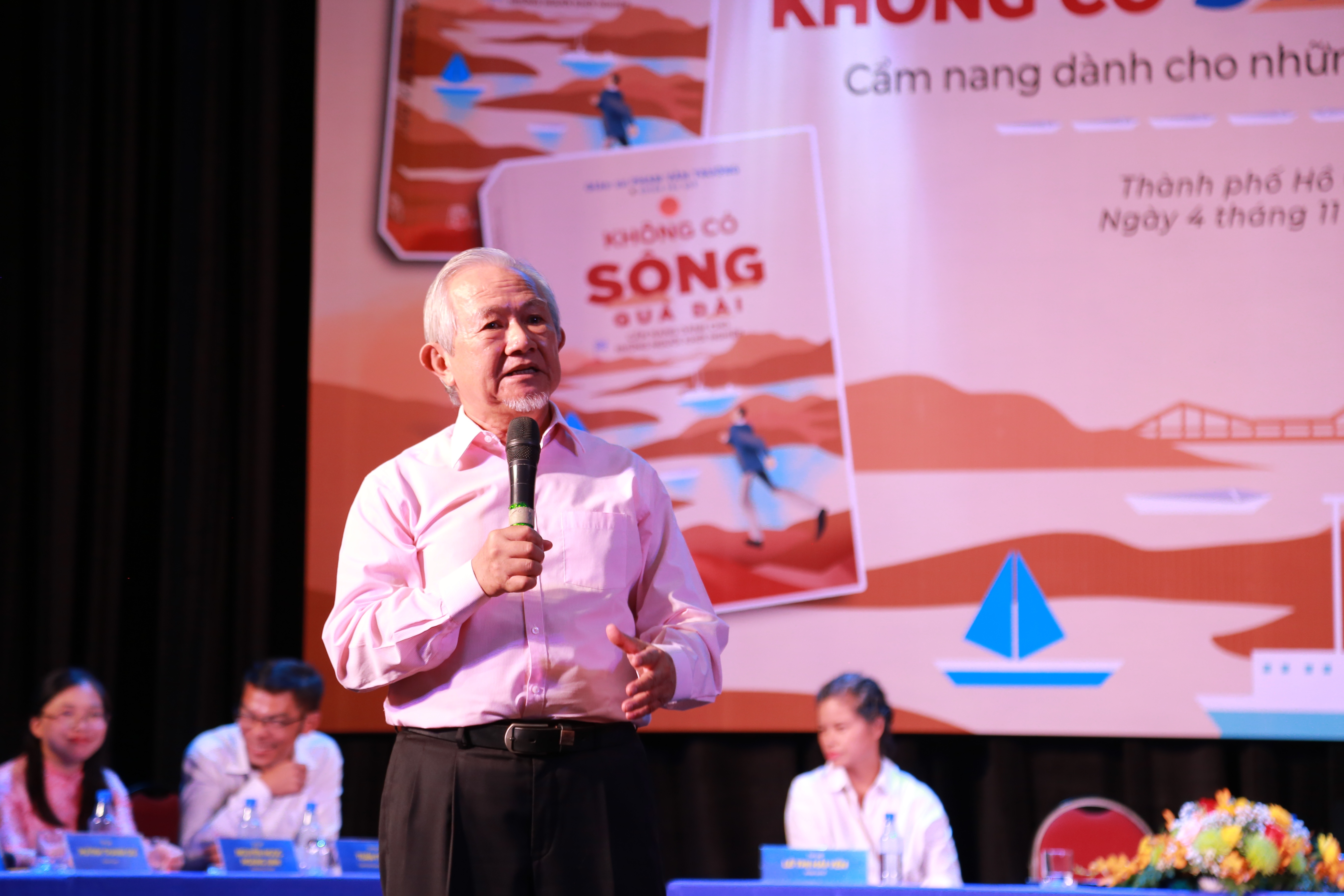 Cong viec ban nha may dien 300 trieu USD cua giao su Viet hinh anh