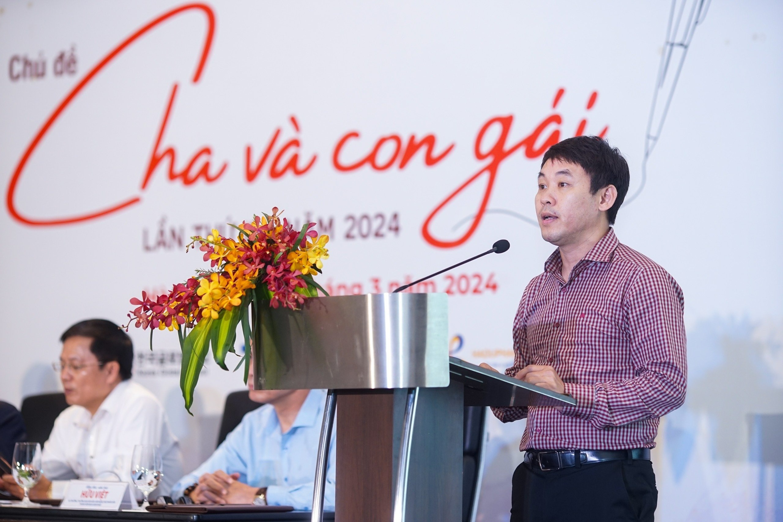 Cha va con gai anh 7