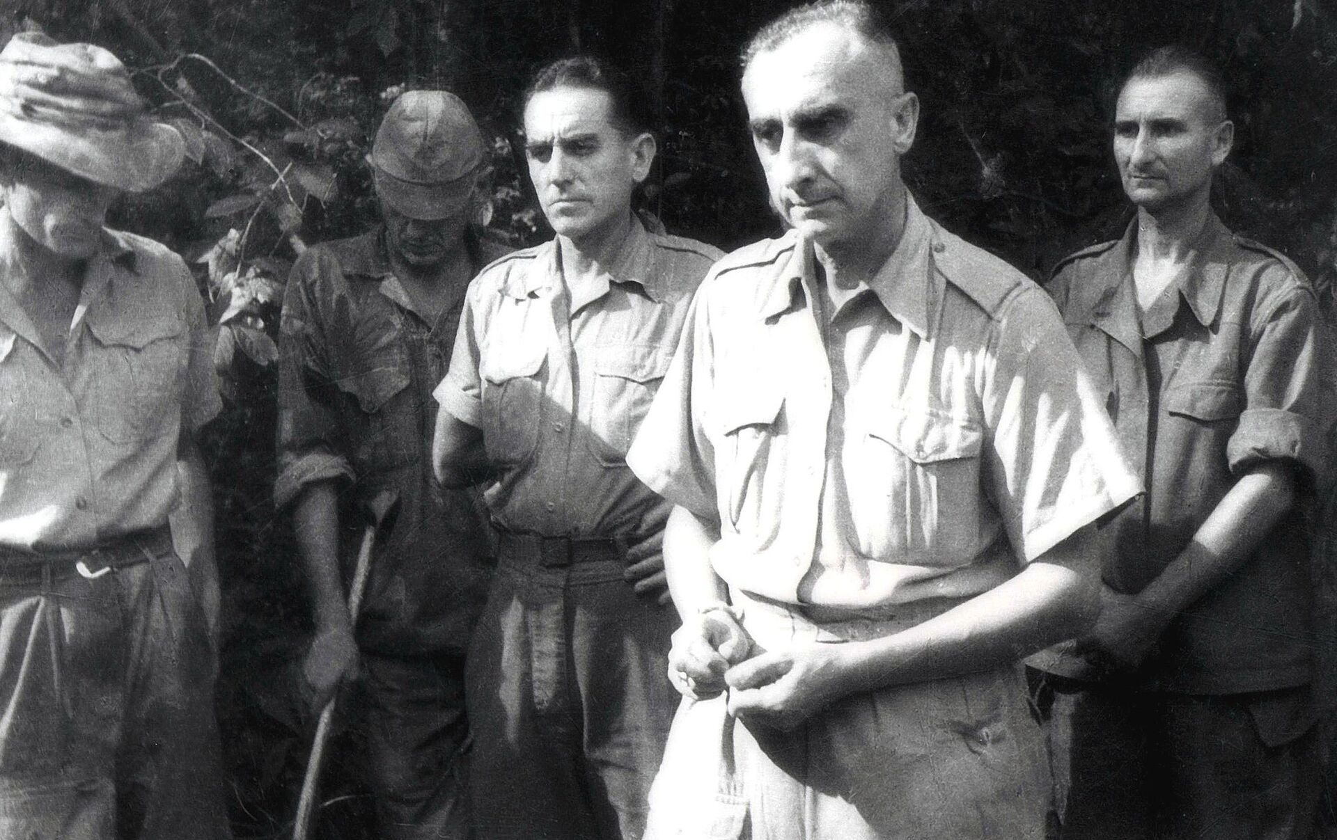 Cuoc giao dau im lang giua anh linh tre va tuong Phap hinh anh