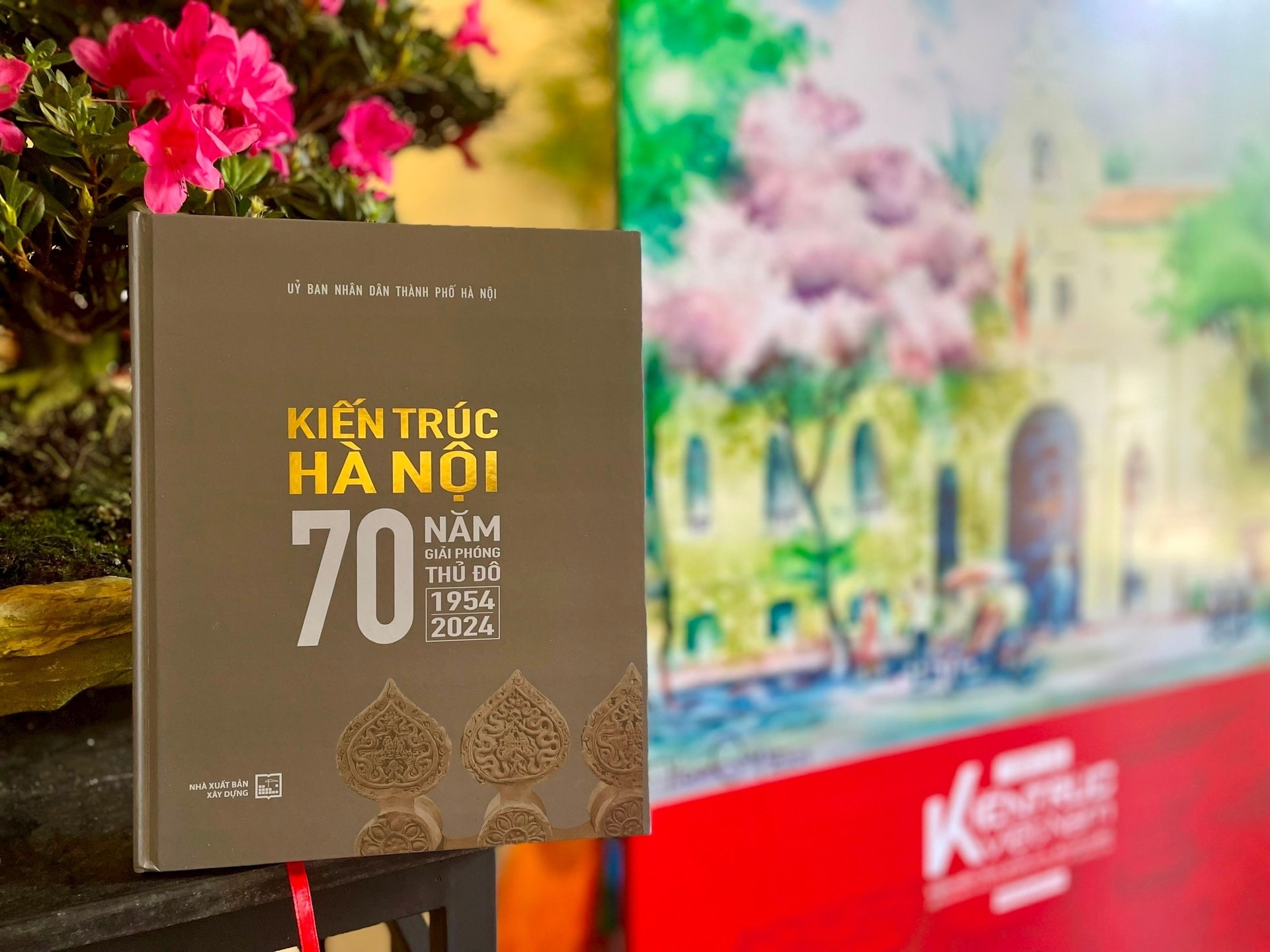 Ra mat sach 'Kien truc Ha Noi - 70 nam Giai phong Thu do (1954-2024)' hinh anh