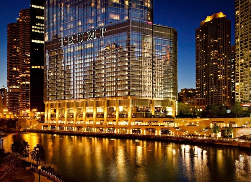 Donald Trump chua tung ngu o khach san khi 29 tuoi hinh anh