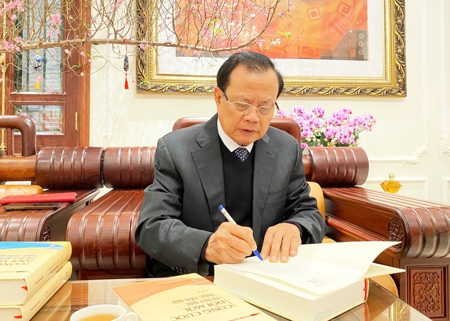 Cong cuoc doi moi, tu duy moi, thuc tien moi hinh anh