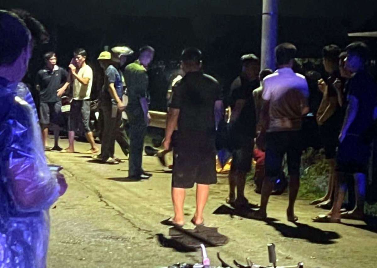 2 nguoi thuong vong sau man 'hon chien' tren de o Ha Noi hinh anh