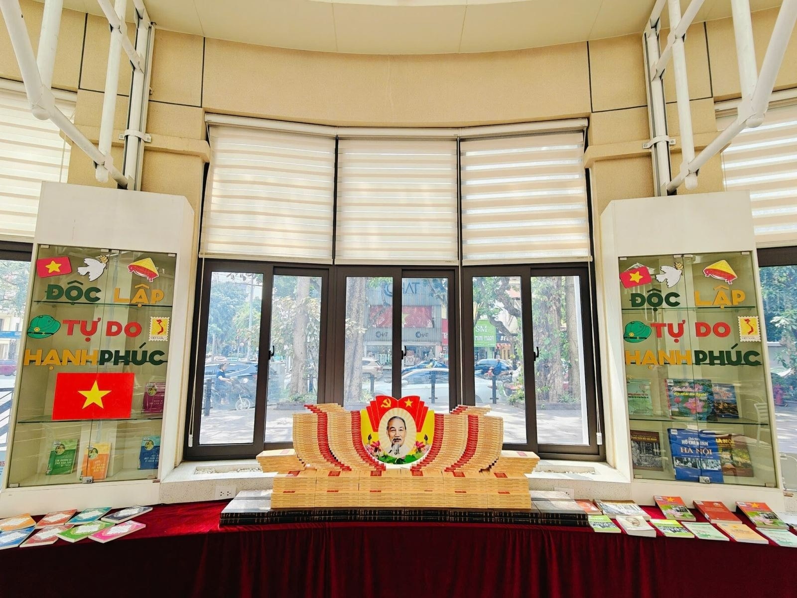 Ho Chi Minh anh 3