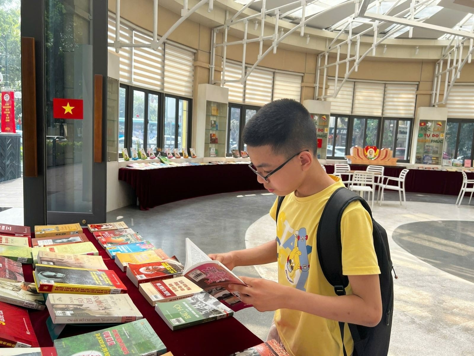 Ho Chi Minh anh 2