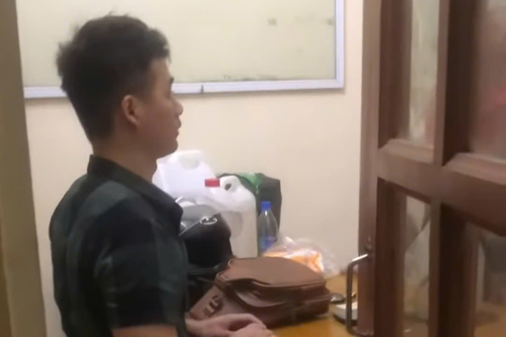 Nghi bat coc anh 1