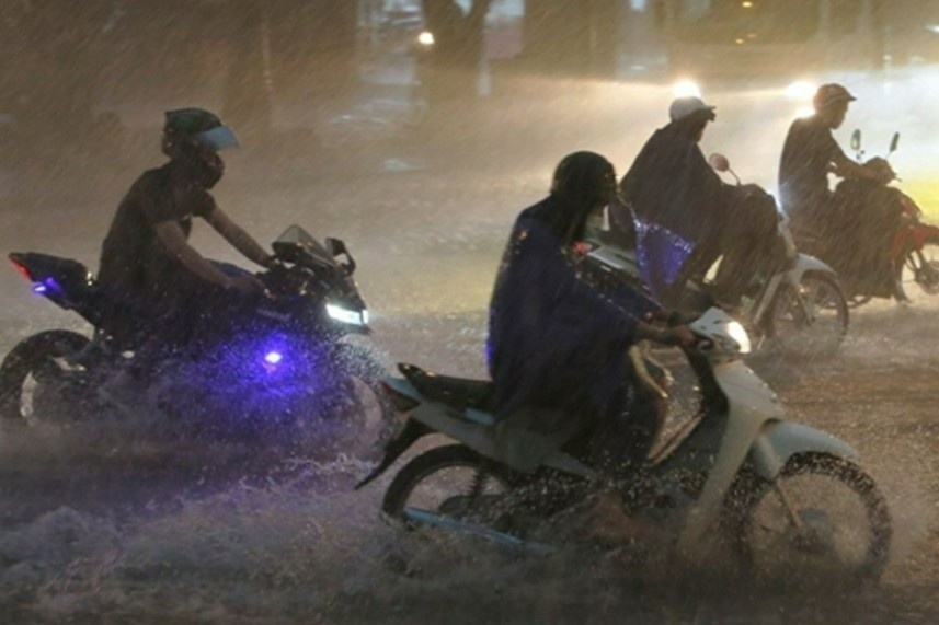 Mien Bac cao diem mua lon nhat dot, co noi tren 150 mm hinh anh