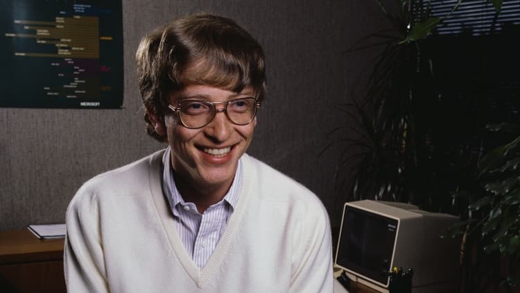 Bill Gates thoi tre kem duyen voi cac co gai? hinh anh
