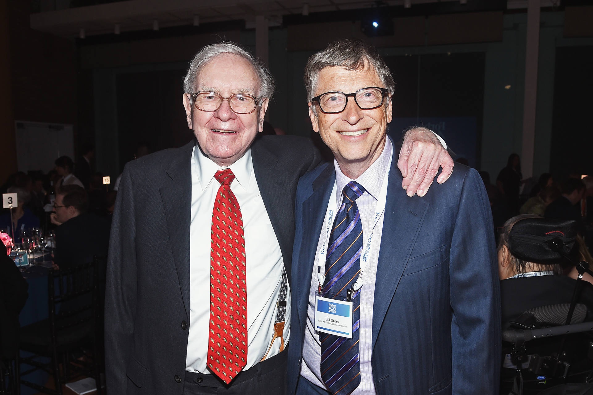 Lich trinh kin den tung phut va cuon so trong tron cua hai ty phu hinh anh