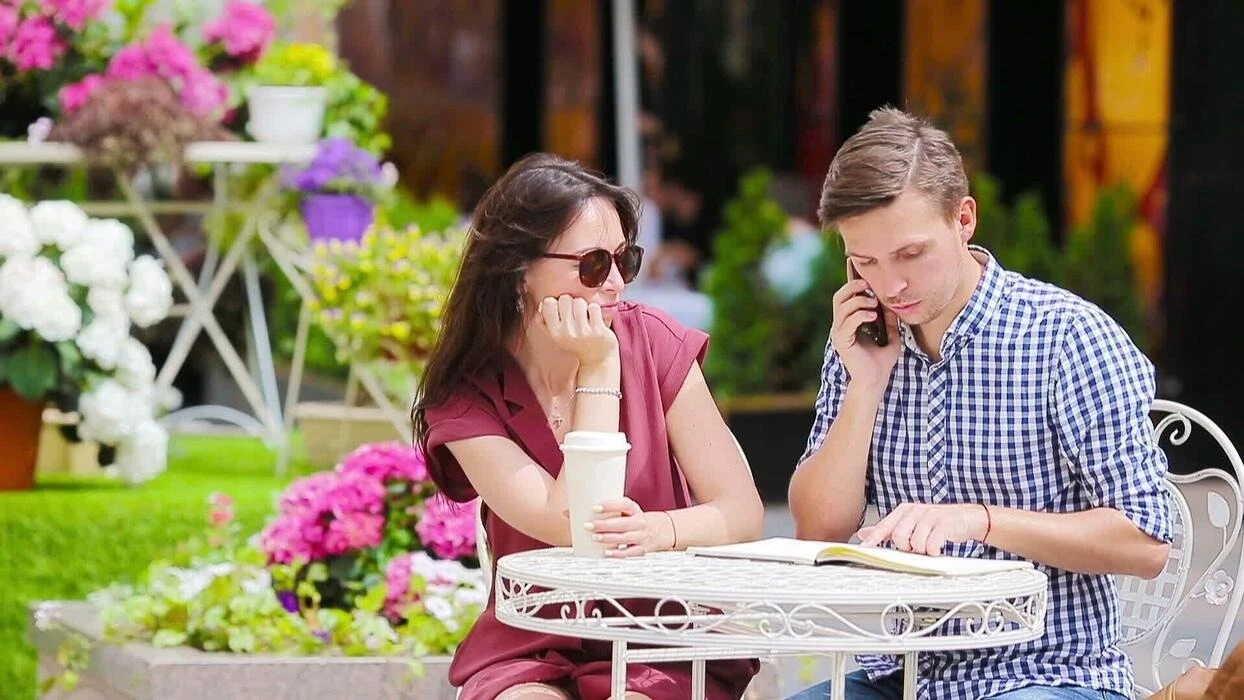 Vì sao chúng ta vừa yêu vừa ghét?