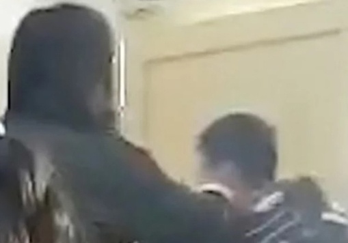 Co giao noi gian tat hoc sinh tieu hoc hinh anh