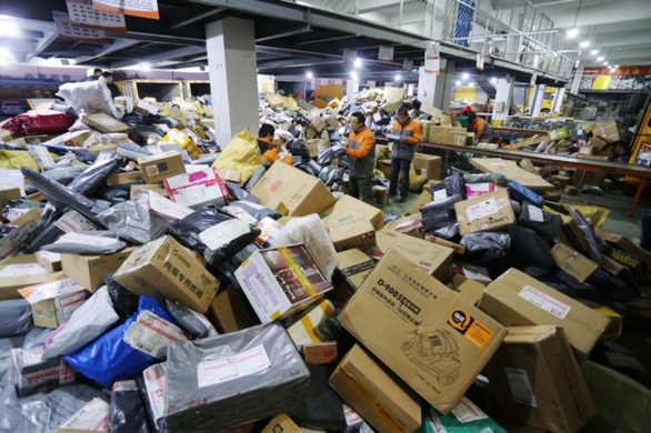 Co bi lay nhiem virus corona khi mua hang tu Trung Quoc? hinh anh