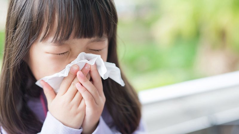 Chua the ket luan virus corona se suy yeu khi thoi tiet am hinh anh