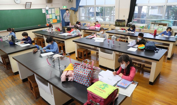 virus corona lan rong anh 2