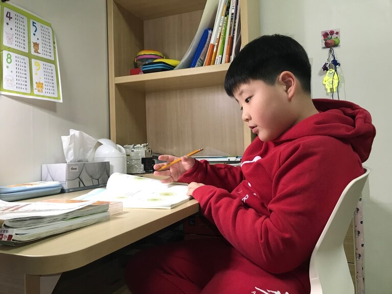 Lo ngai dich, Han Quoc cho hoc sinh nghi them 2 tuan hinh anh
