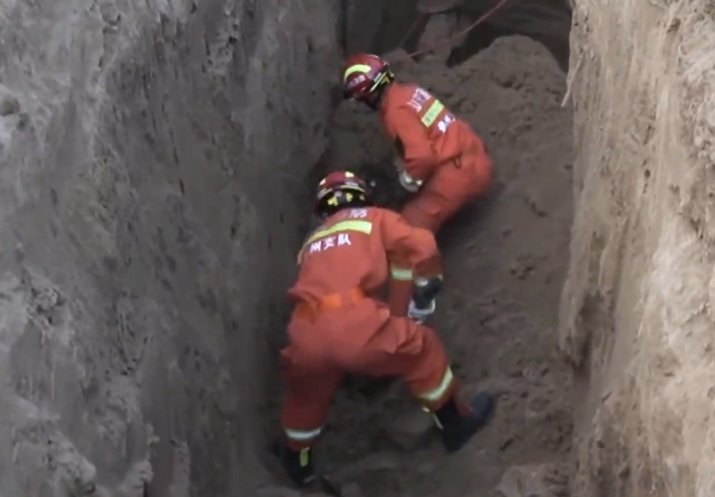 Cuoc giai cuu nan nhan duoi ho sau trong 720 giay hinh anh