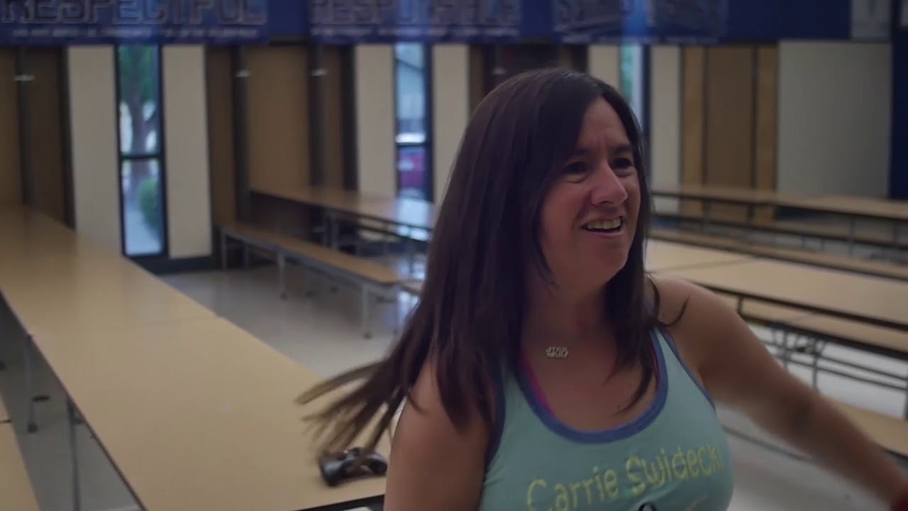 Nu giao vien choi dien tu lien tuc 138 gio hinh anh