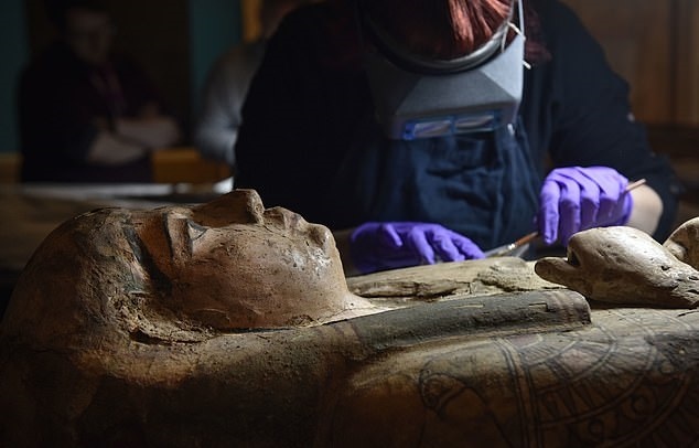 Hinh ve nguoi phu nu trong quan tai 3.000 nam hinh anh