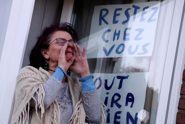 Nhung cai vo tay xuyen bien gioi gui toi chien si tuyen dau chong dich hinh anh