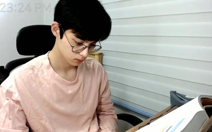 Xu huong ‘hoc cung toi’ hut hang trieu luot xem tren mang hinh anh