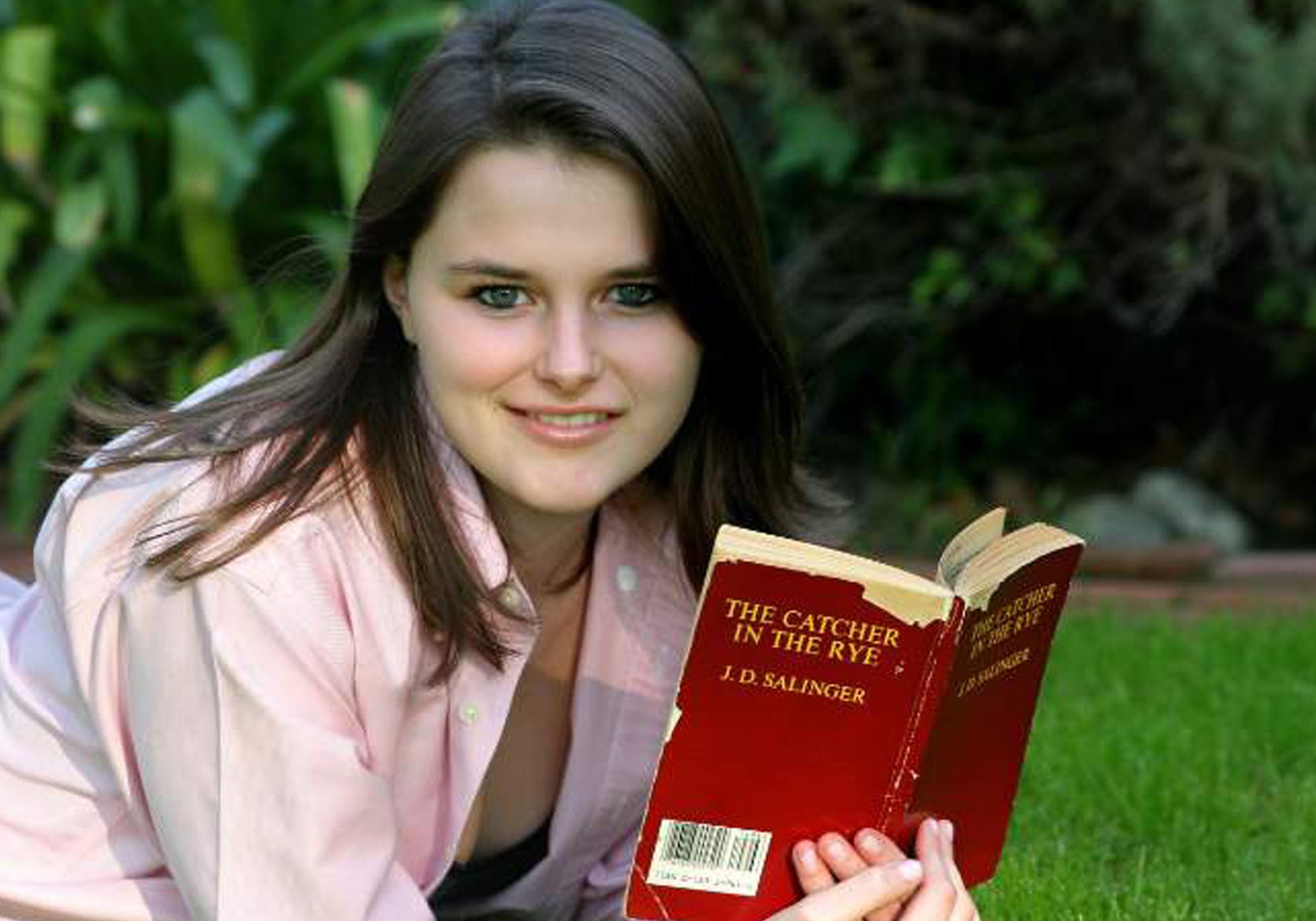 Tieu thuyet ban duoc 65 trieu ban, tung la sach cam o My hinh anh