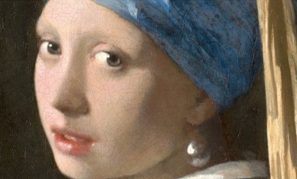 Vi sao ‘Thieu nu deo hoa tai ngoc trai' khong co long mi? hinh anh