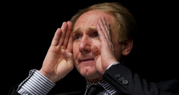 Dan Brown treo nguoc nguoi, Victor Hugo khoa than de sang tac hinh anh