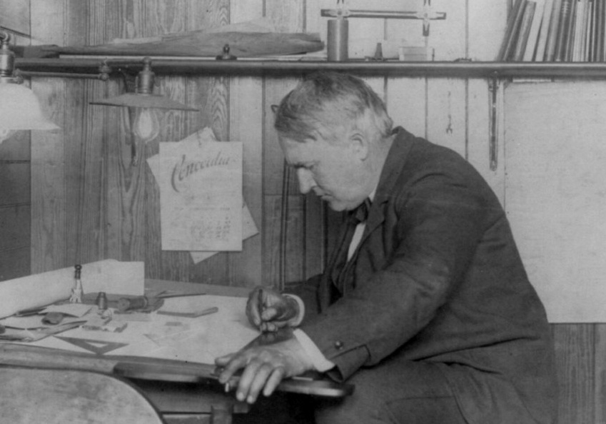 Tieu thuyet khoa hoc vien tuong dang do cua nha phat minh Edison hinh anh