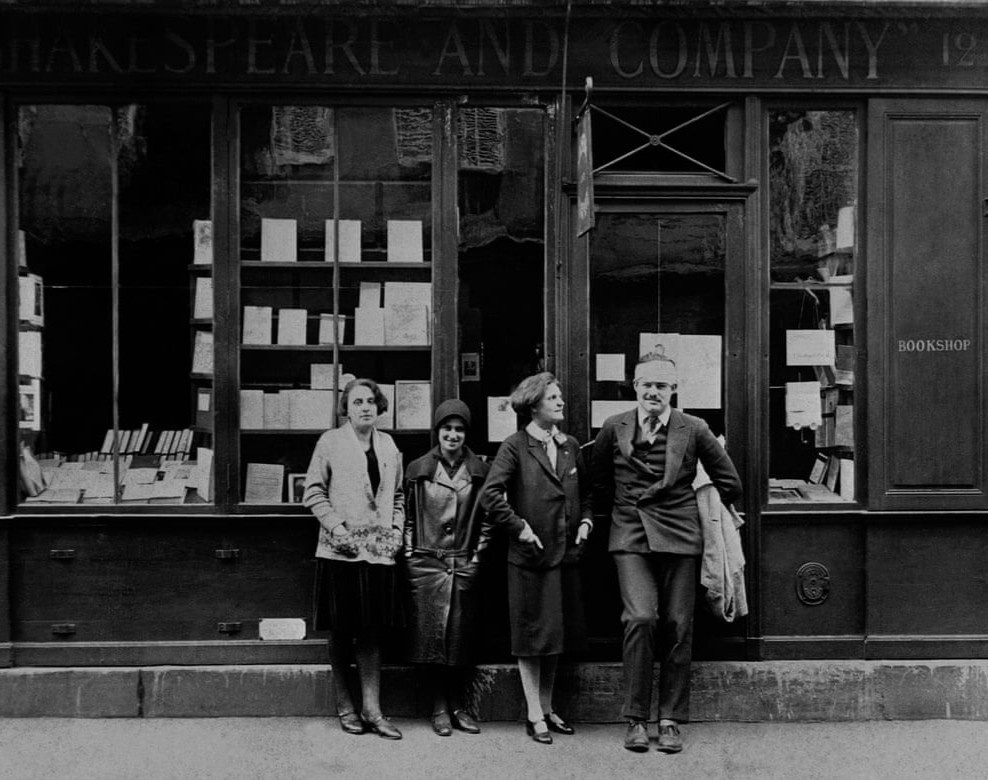 Hieu sach huyen thoai tiet lo bi mat cua cac nha van noi tieng hinh anh