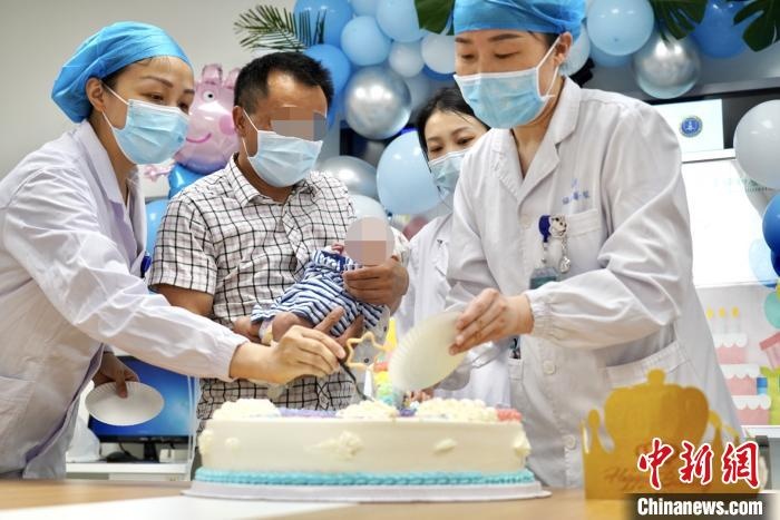 teo thuc quan bam sinh anh 3