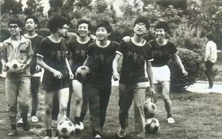 than dong lam nha su anh 1