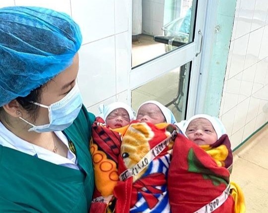 sinh ba cùng trứng hiếm gặp ảnh 1 sinh ba cung trung hiem gap anh 1