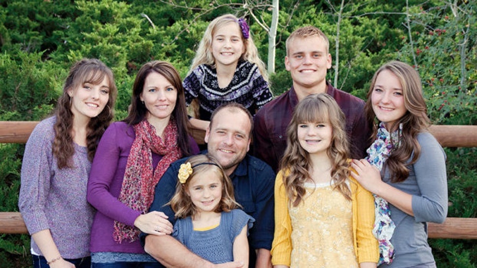 Nguoi dan ong co nhieu vo con nhat anh 13