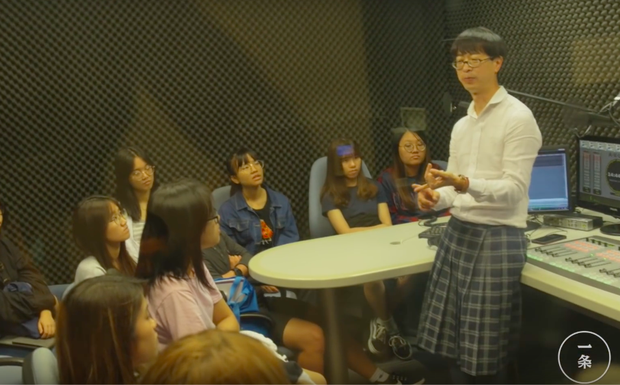 thay giao mac vay di day anh 3