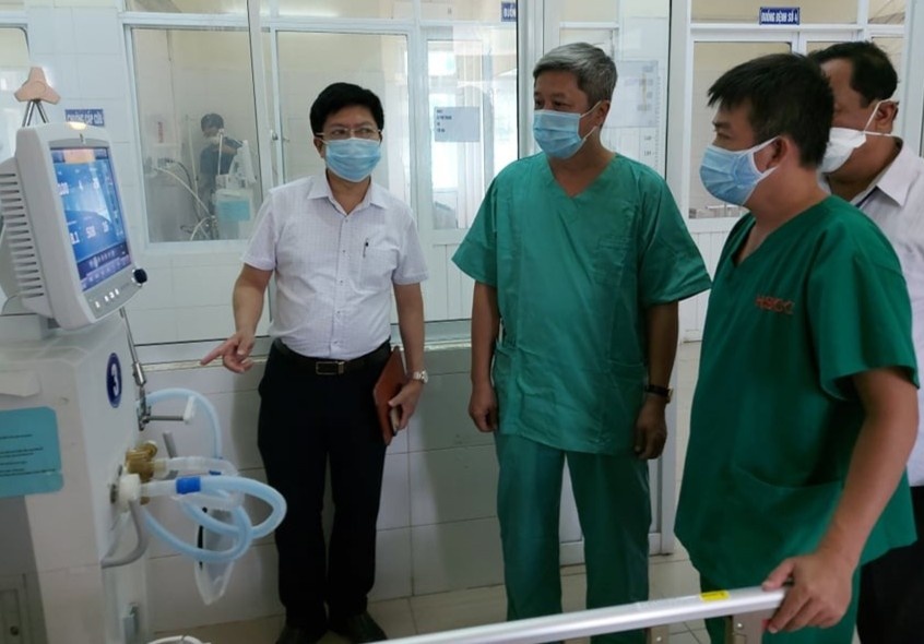 Chuyen benh nhan nang sang BV Phoi Da Nang hinh anh